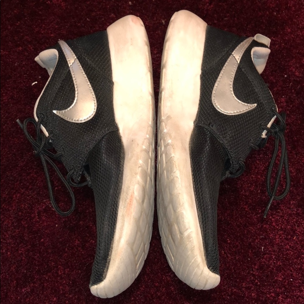 Nike Sneaker - Picture 2 of 6